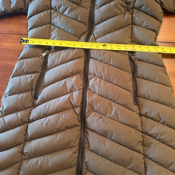 NWT DKNY Army Green Puffy winter coat - Picture 11 of 11